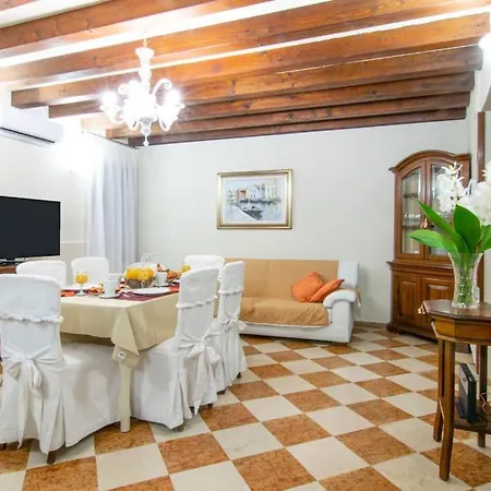 Alma - Rialto Bridge