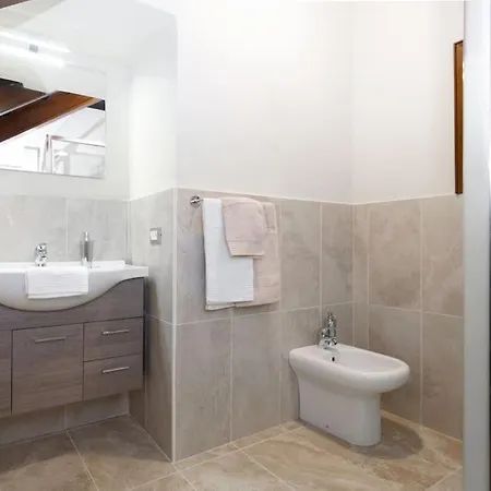 Alma - Rialto Bridge