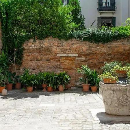 Alma - Rialto Bridge