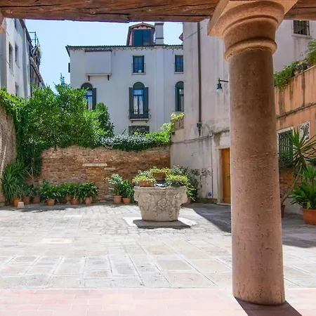 Alma - Rialto Bridge 아파트 베니스