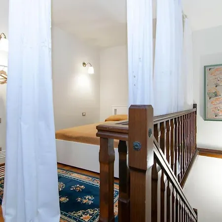 Alma - Rialto Bridge *