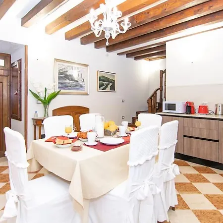 Alma - Rialto Bridge Apartment *