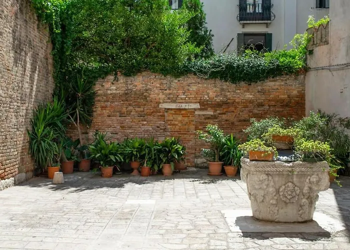 Alma - Rialto Bridge