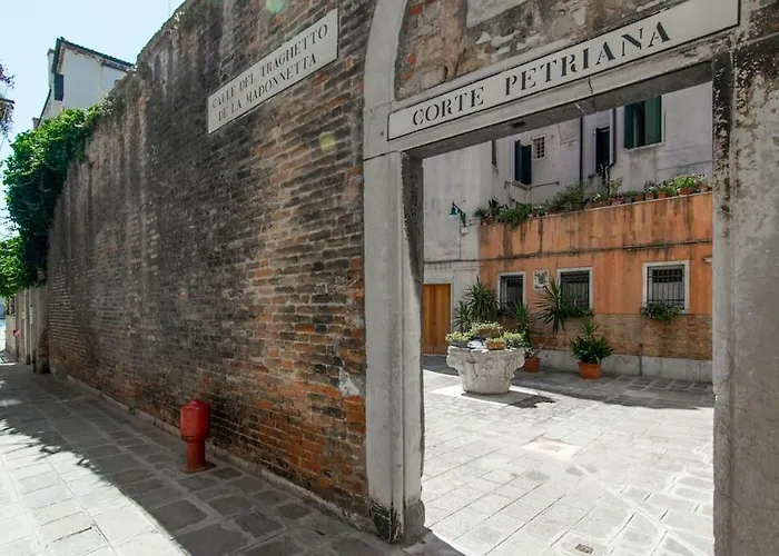 Alma - Rialto Bridge Appartement Venetië