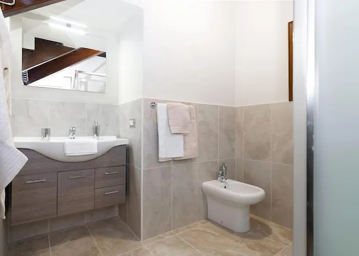 Alma - Rialto Bridge