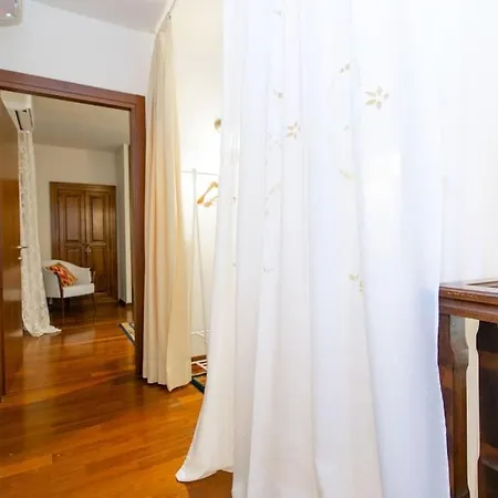 Alma - Rialto Bridge ונציה